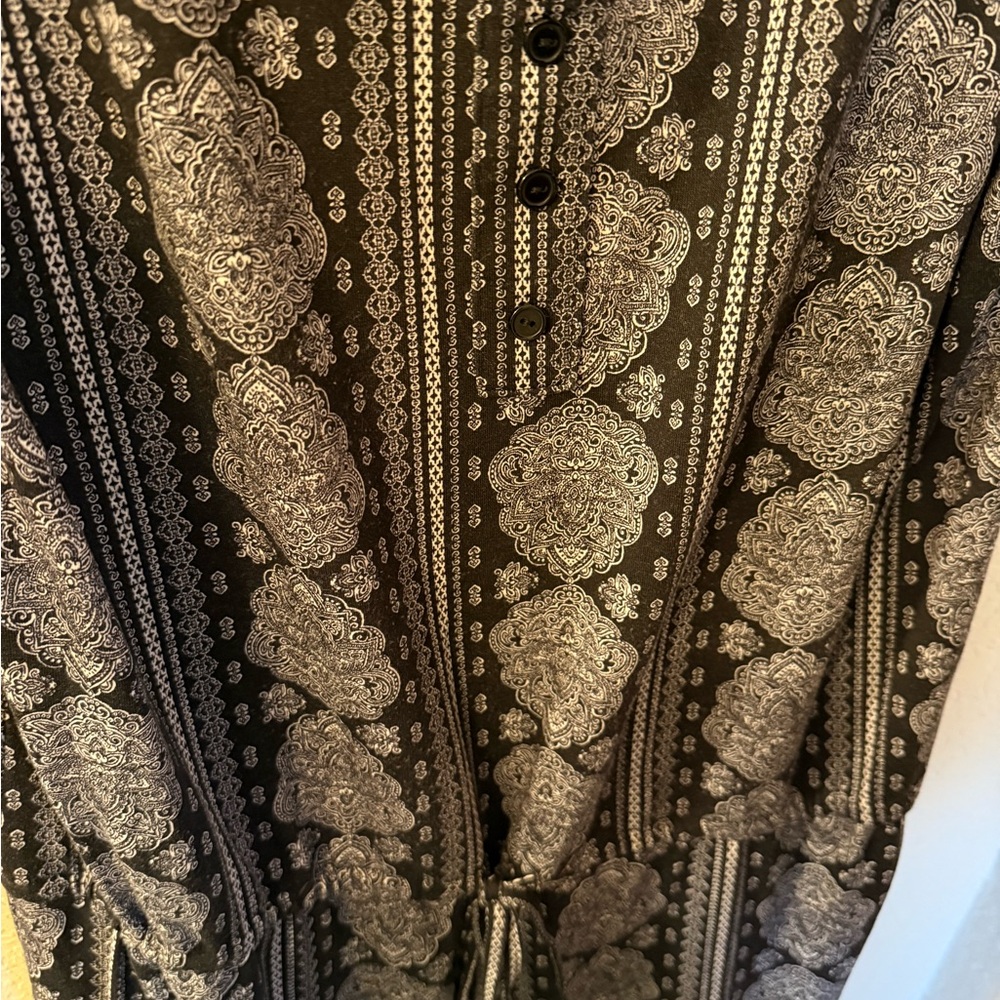 Size M LuLaRoe Xanthe romper - Picture 5 of 6